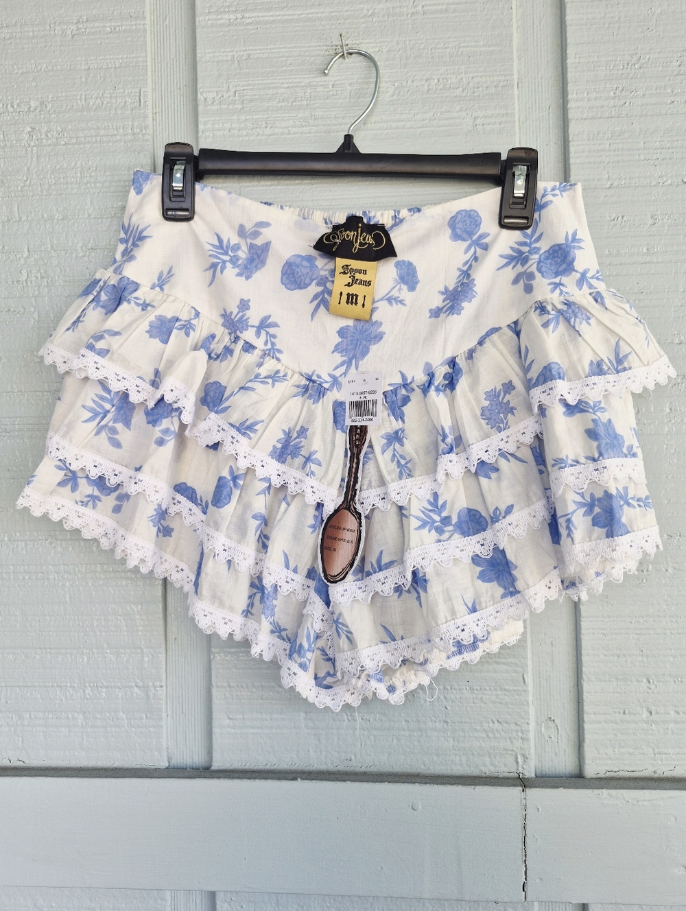 NWT Jrs M White Blue Floral Tiered Ruffle Eyelet Shorts Coquette Fairycore Y2K